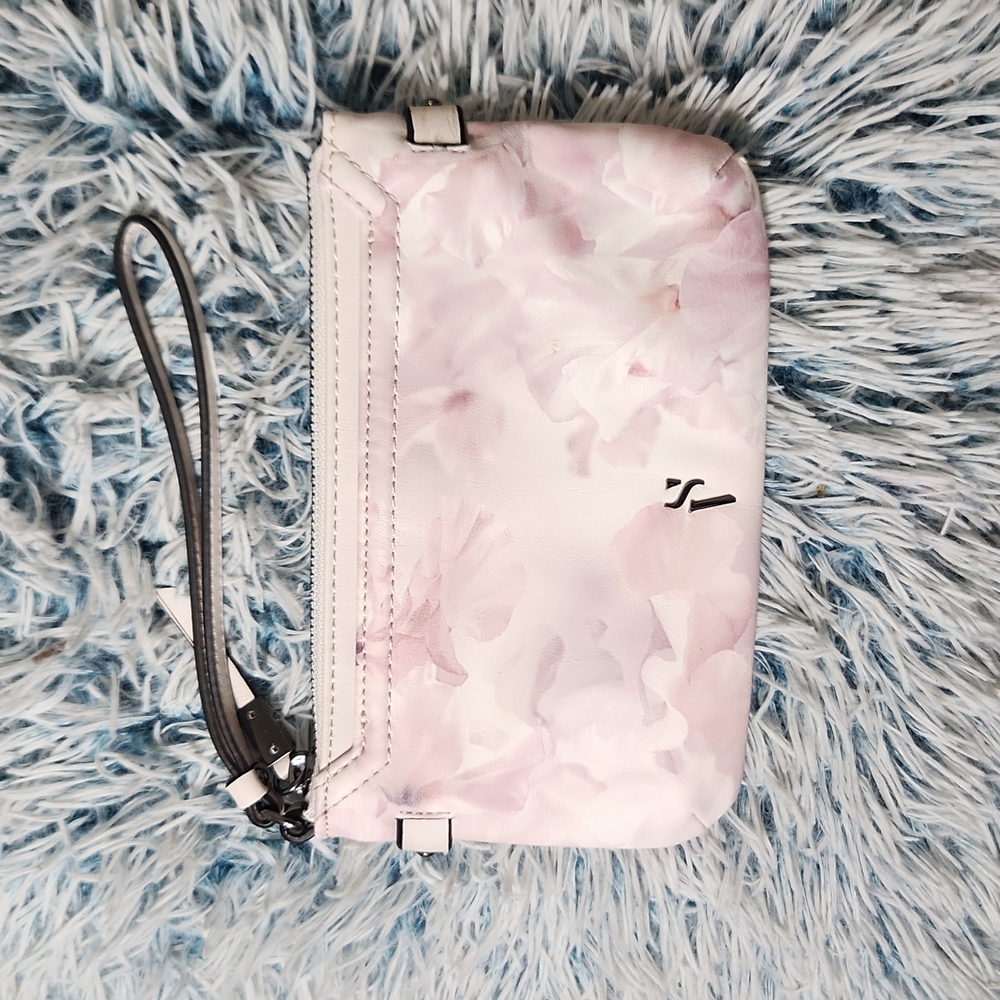 Simply Vera Wang wristlet bag